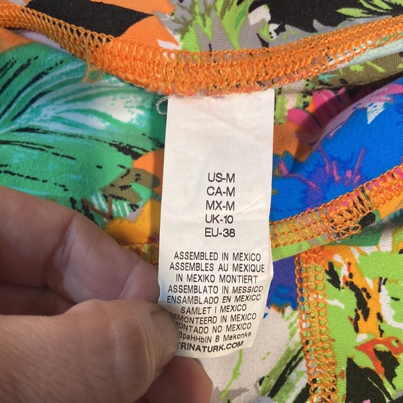 TRINA TURK Recreation Pop orange floral Print Cropped Leggings S… - Picture 7 of 10